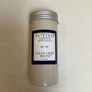 Votivo Bath Salts  CLEAN CRISP WHITE BATH SALTS Rare discontinued